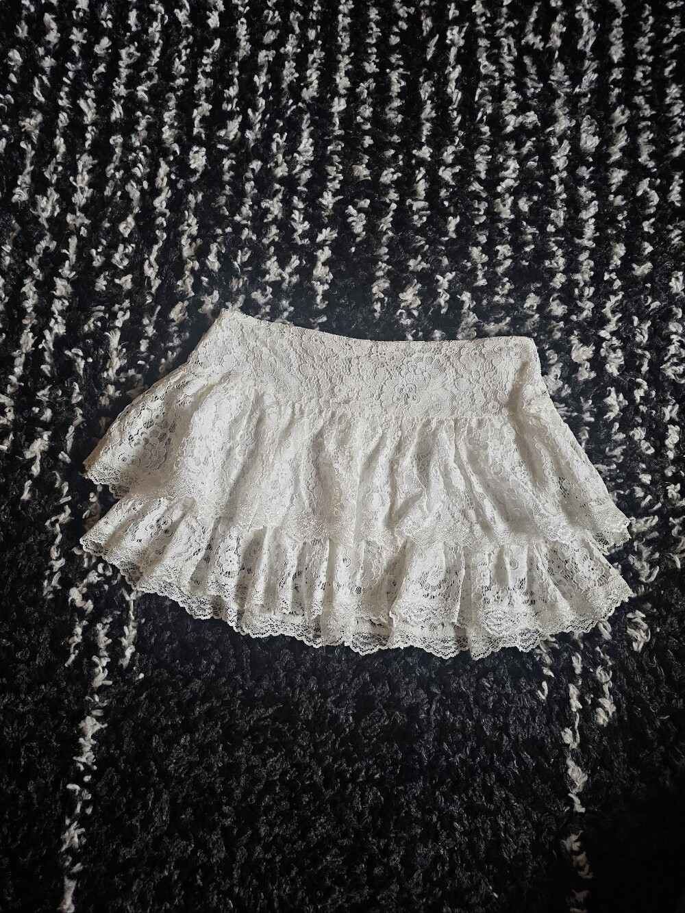 Forever 21 White Lace Ruffle Mini Skirt
